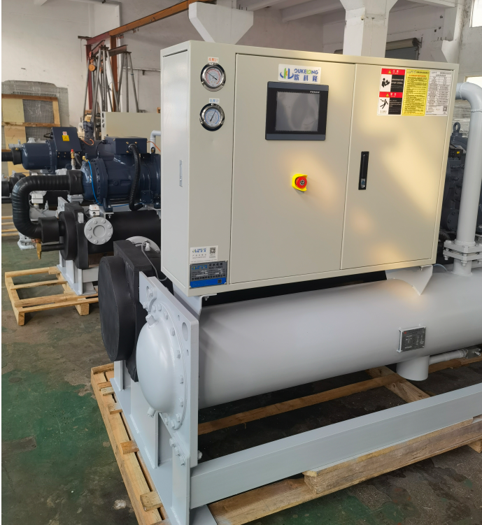 甘肅某大型制藥廠-螺桿式冷水機(jī)